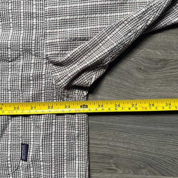 *Vintage Patagonia Men's Seersucker Short Sleeve Shirt - Brown/Grey - Picture 8 of 9